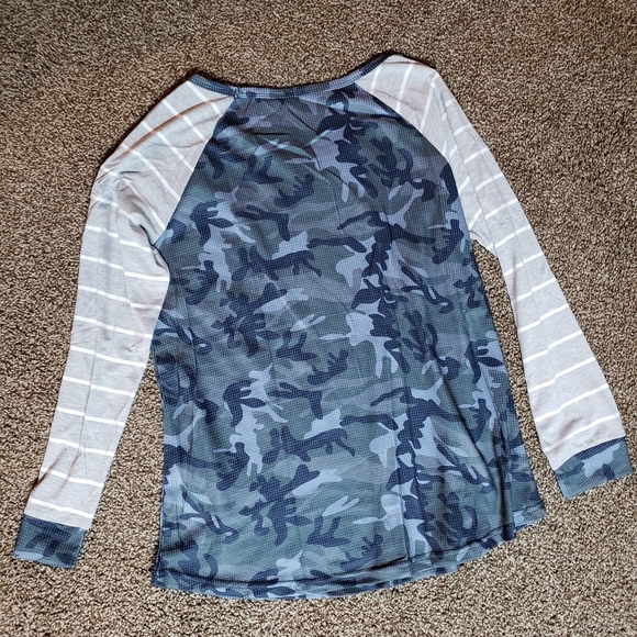 Thermal Camo Striped Top - Picture 7 of 8